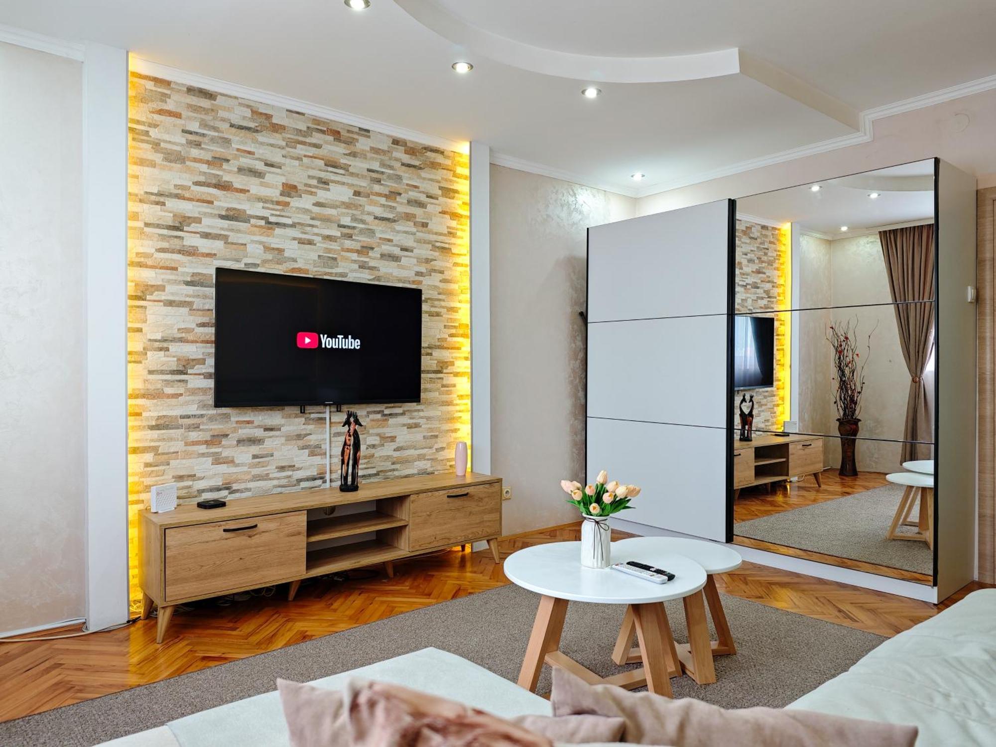 Apartman Julija Donji Milanovac Eksteriør bilde