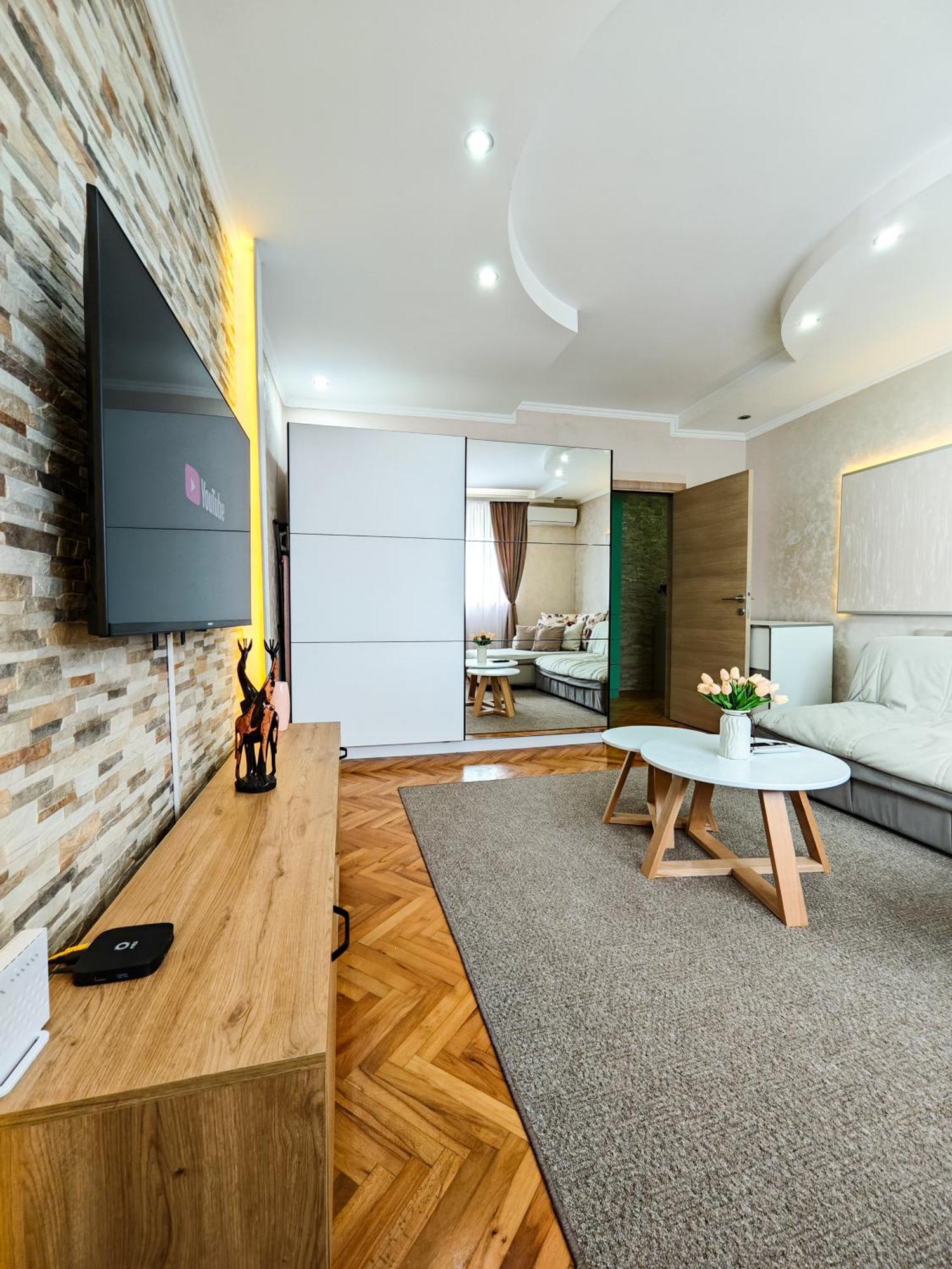 Apartman Julija Donji Milanovac Eksteriør bilde