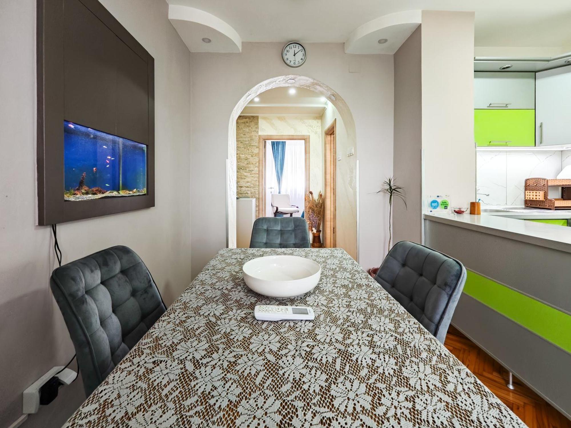 Apartman Julija Donji Milanovac Eksteriør bilde